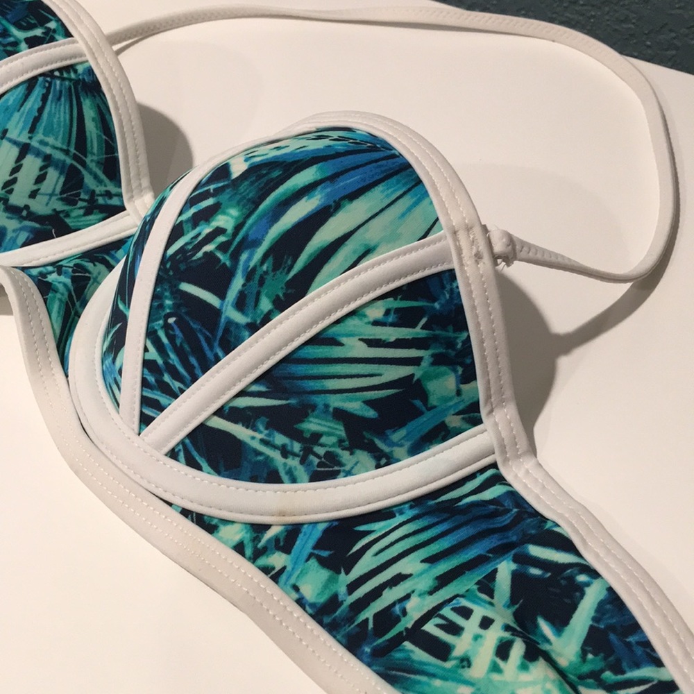 • Pink’s Tropical Print Bandeau  •